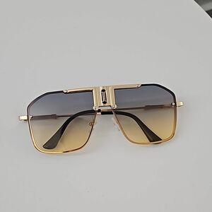 Stylish Gold tone Frame Sunglasses